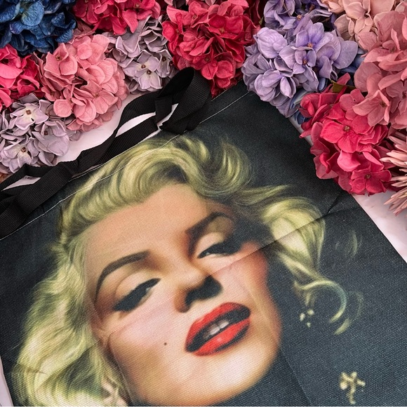 Eco-Friendly Iconic Marilyn Monroe Folding Tote Bag - Picture 5 of 15